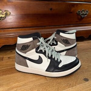 Air Jordan 1 Retro High OG “Dark Mocha”